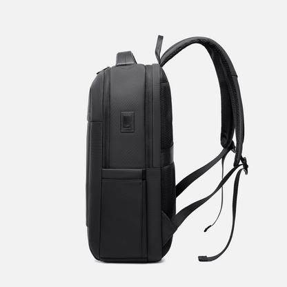 GB01032 Black