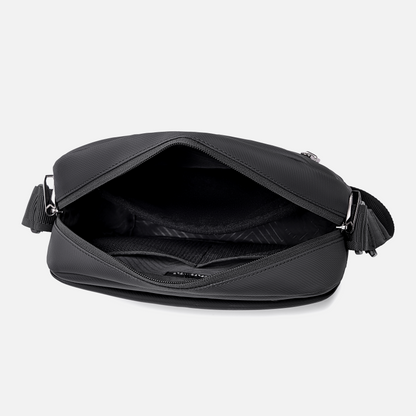 GXB01048 Black