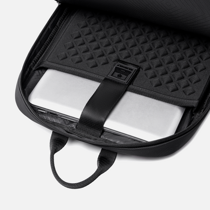 GB01029 Black